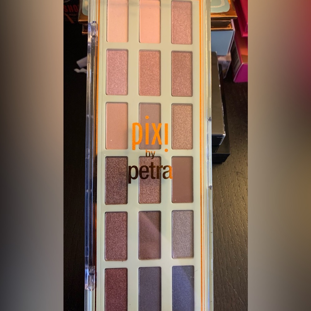 Pixi Lid Lovelies palette